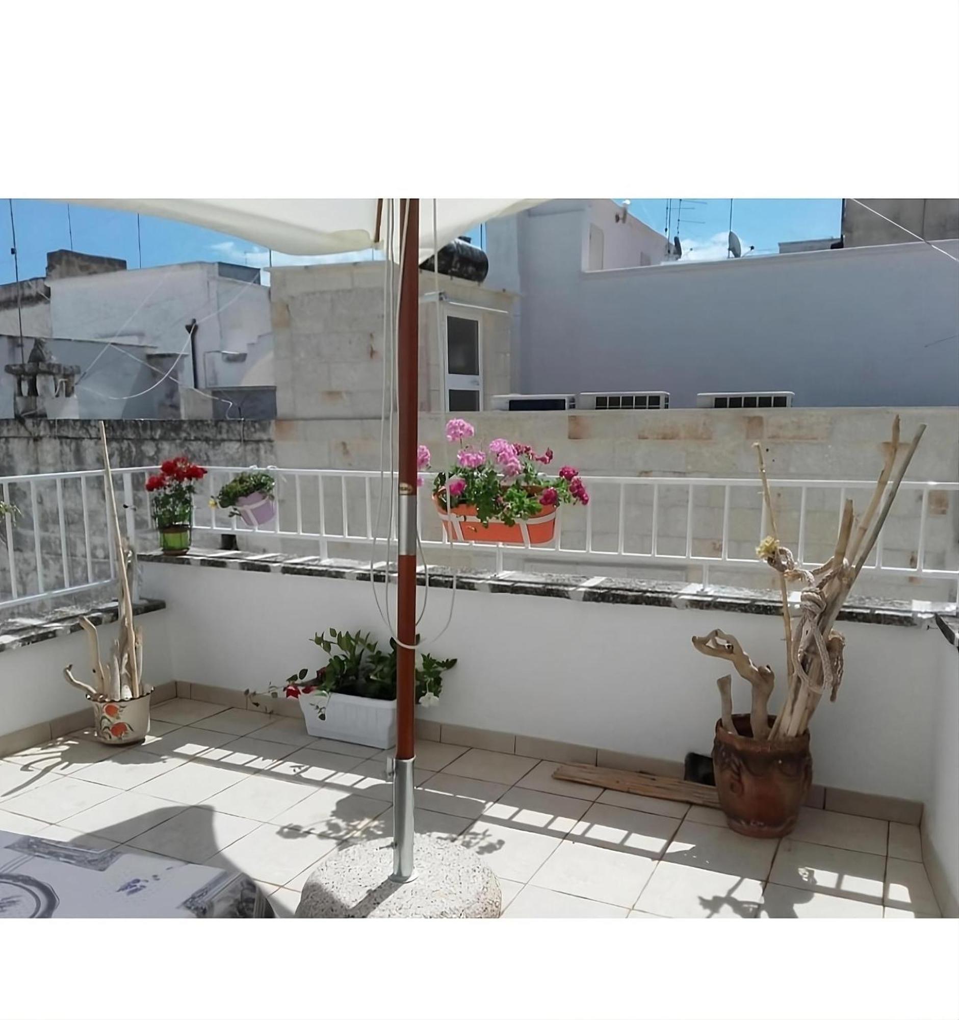 Guest House Santa Caterina Монополи Экстерьер фото